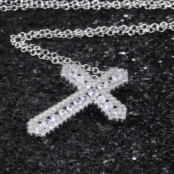Sterling silver cross necklace - Picture 4 of 6